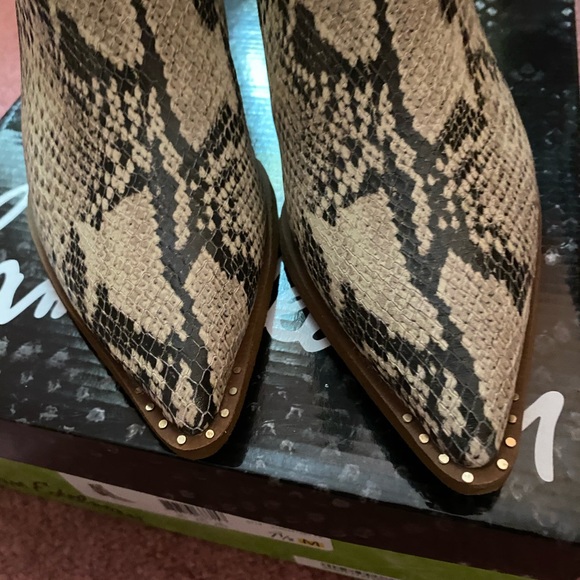 New! Sam Edelman Snakeskin-Embossed Leather Bootie - Picture 7 of 12